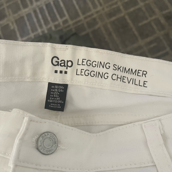 Gap White  Stretch Jeans NWT - Picture 4 of 5